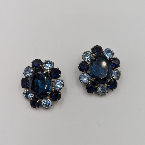 Glass Rhinestones Clip On Earrings London Blue/Light Blue Color Silver Tone VTG - Picture 4 of 12